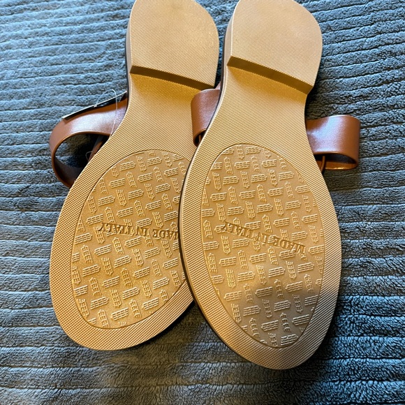 Toscanna Brown Sandals with Gold Accent | Size 8.5 | NWT - Picture 2 of 3